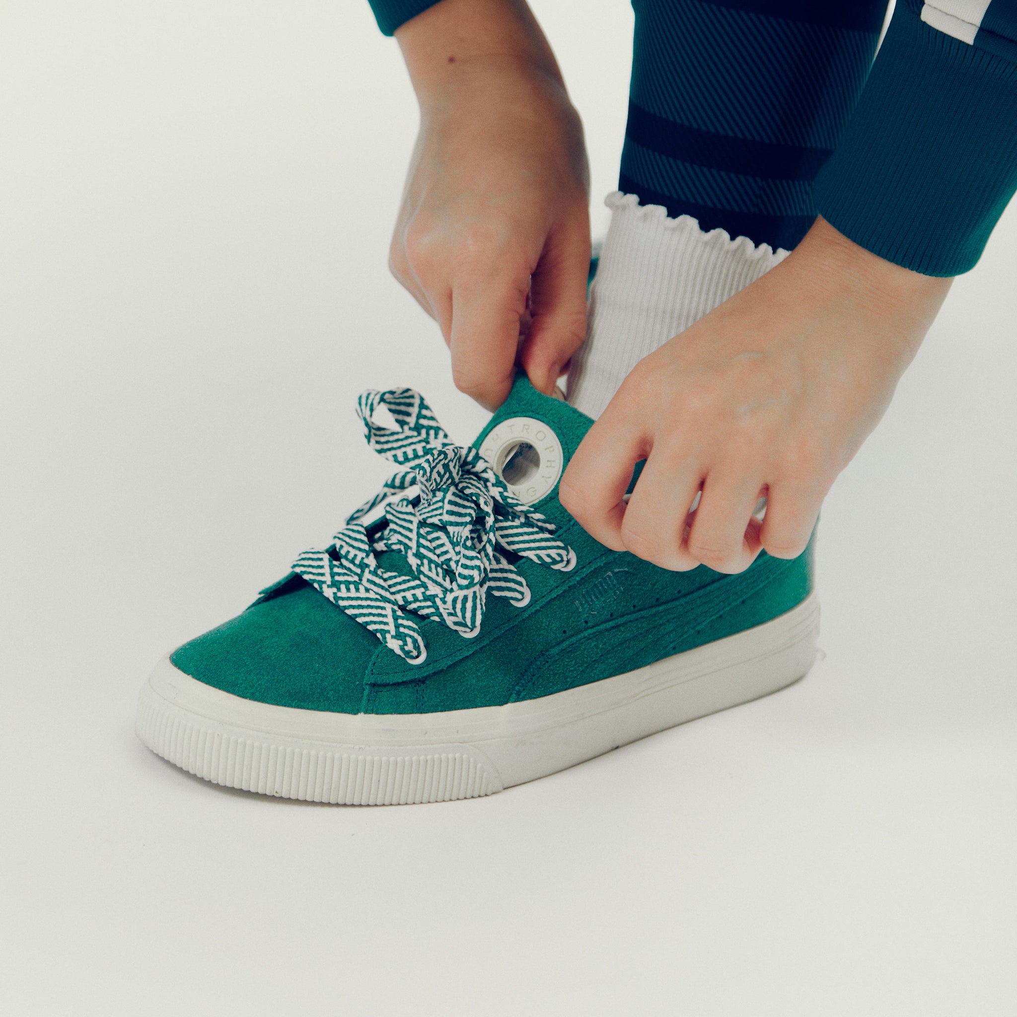 PUMA 13 FG/AG 27.5 CM グリーン PUMA x TROPHY HUNTING - SUEDE VULC - MALACHITE – TROPHY HUNTING®